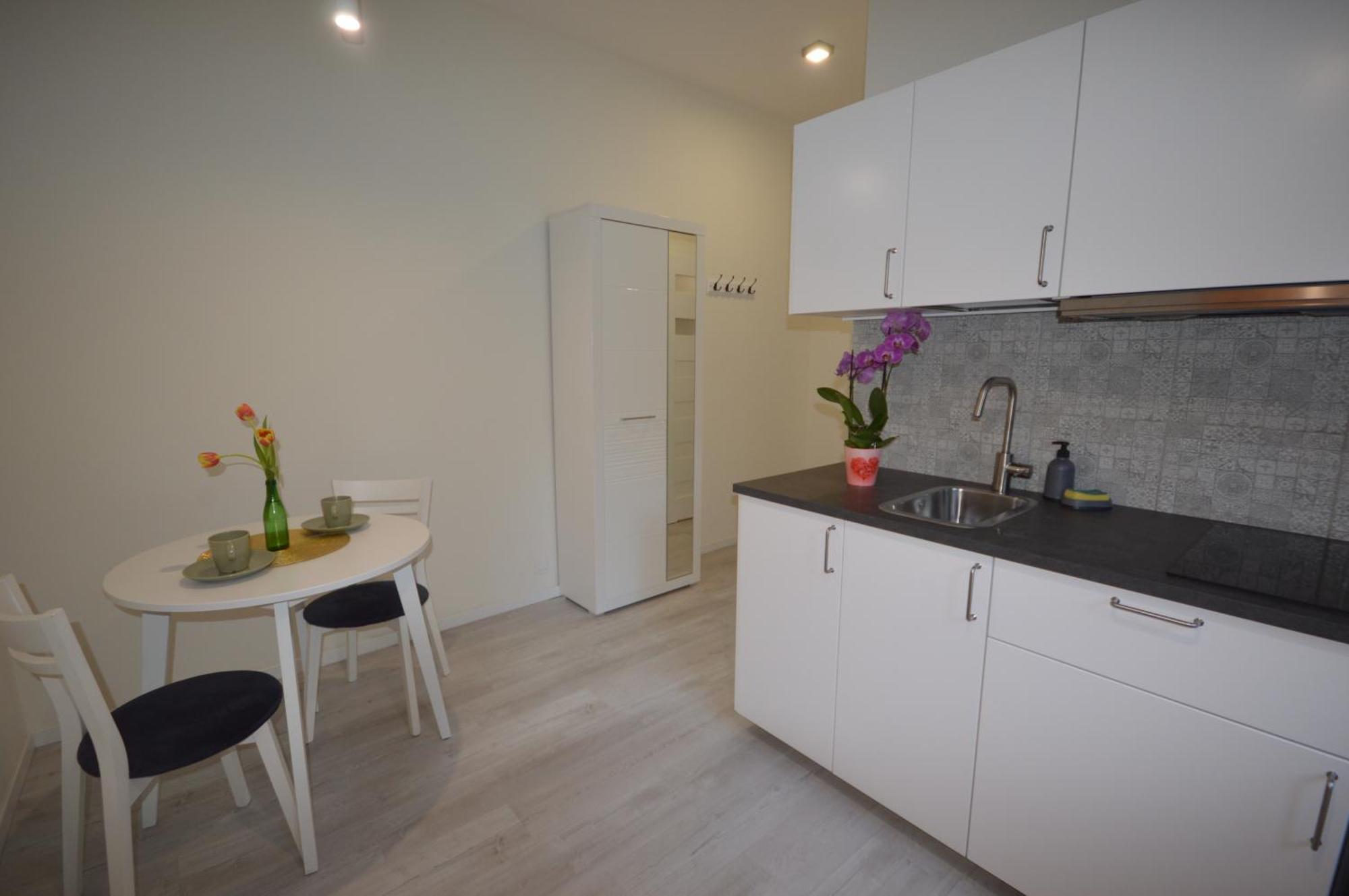 Central Cracow Apartments Красков Екстериор снимка