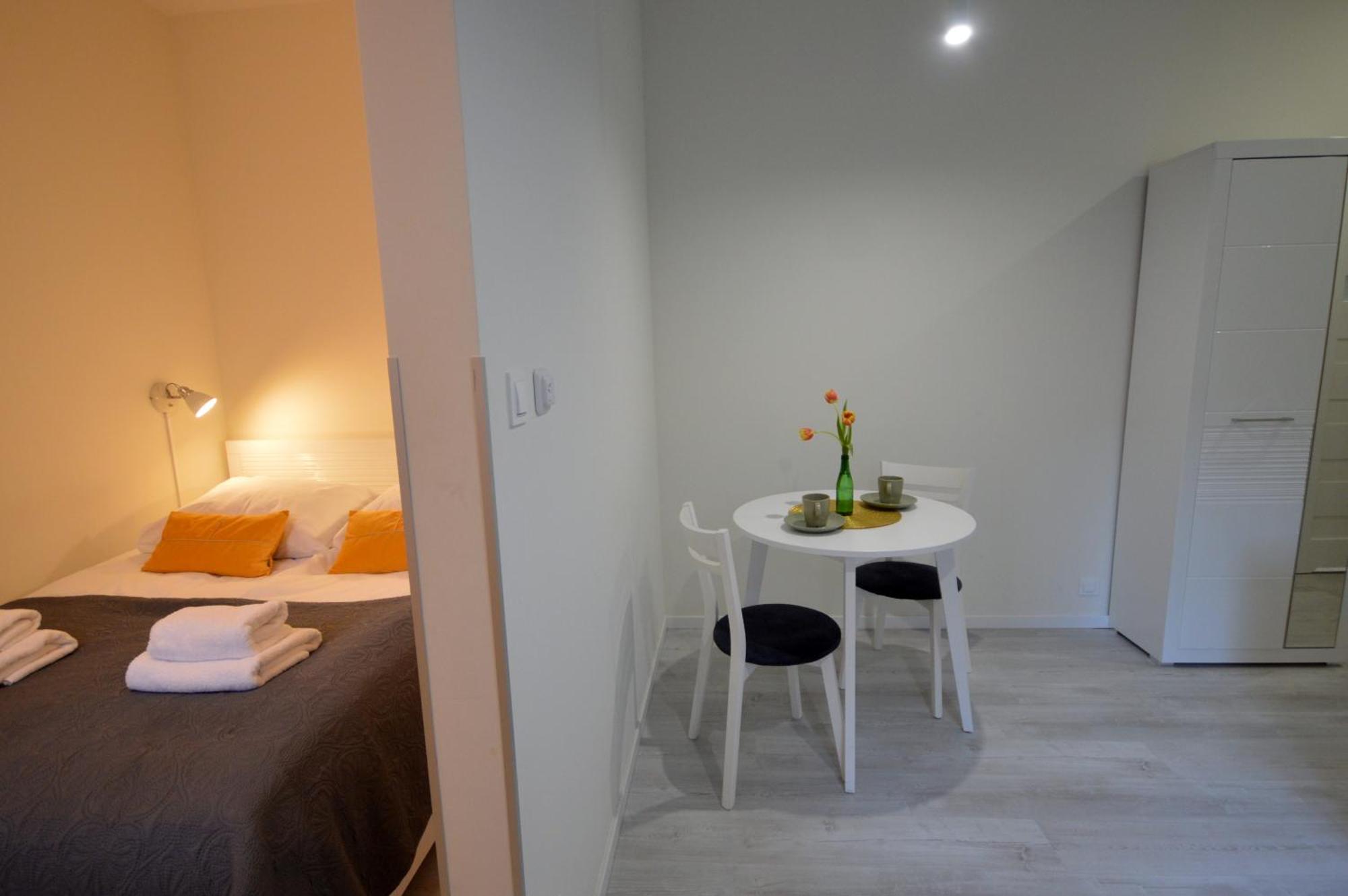 Central Cracow Apartments Красков Екстериор снимка